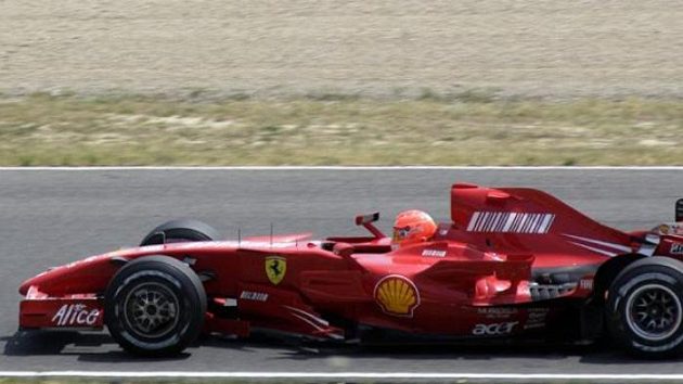 Michael Schumacher při testování Ferrari F2007 na trati Mugello Michael Schumacher při testování Ferrari F2007 na trati Mugello