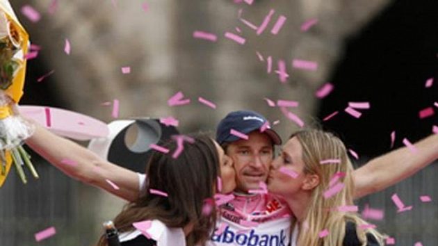 Vítěz Giro d´Italia Rus Denis Meňšov Vítěz Giro d´Italia Rus Denis Meňšov