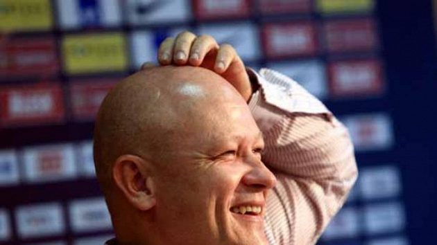 Historii už Ivan hašek přepsal, teď ještě aby napravil zpackanou kvalifikaci. Historii už Ivan hašek přepsal, teď ještě aby napravil zpackanou kvalifikaci.
