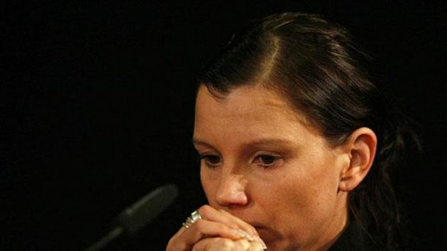 Vdova po brankáři Hannoveru Robertu Enkem Teresa Vdova po brankáři Hannoveru Robertu Enkem Teresa