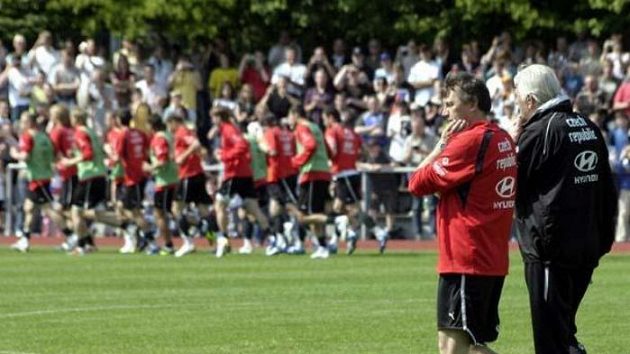 Miroslav Beránek (vlevo) s trenérem Brücknerem na tréninku reprezentace ve Westerburgu. Miroslav Beránek (vlevo) s trenérem Brücknerem na tréninku reprezentace ve Westerburgu.