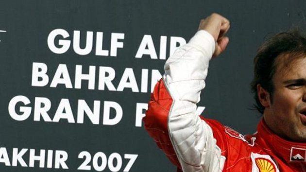 Felipe Massa z Brazílie se raduje z vítězství ve VC Bahrajnu. Felipe Massa z Brazílie se raduje z vítězství ve VC Bahrajnu.
