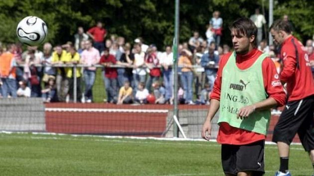 Zdeněk Grygera na tréninku reprezentace ve Westerburgu. Zdeněk Grygera na tréninku reprezentace ve Westerburgu.