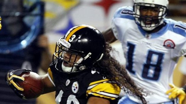 Opora Pittsburghu Steelers Troy Polamalu je zraněná - ilustrační foto. Opora Pittsburghu Steelers Troy Polamalu je zraněná - ilustrační foto.