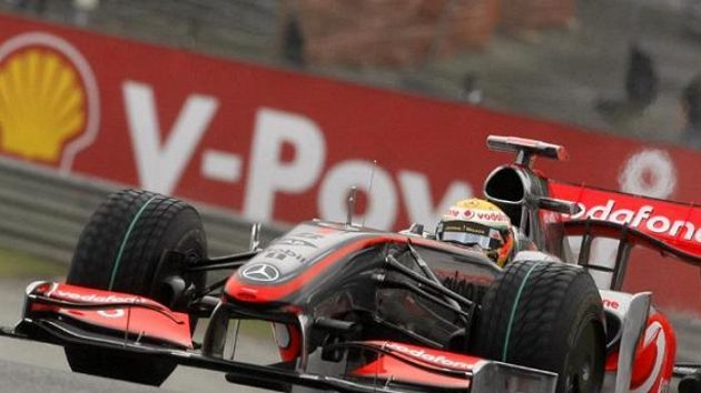 Lewis Hamilton při tréninku na Velkou cenu Belgie Lewis Hamilton při tréninku na Velkou cenu Belgie
