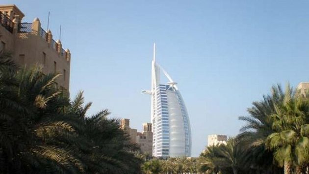Snímek jednoho z nejluxusnějších hotelů na světě Burdž Al Arab Snímek jednoho z nejluxusnějších hotelů na světě Burdž Al Arab