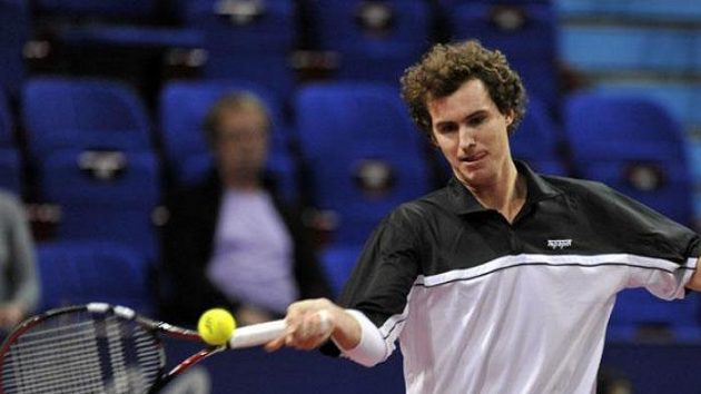 Jan Hernych se konečně dočkal výhry na okruhu ATP. Jan Hernych se konečně dočkal výhry na okruhu ATP.
