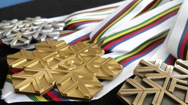 Medaile, které budou předávány mistrům světa v běhu na lyžích, skoku a severské kombinaci Medaile, které budou předávány mistrům světa v běhu na lyžích, skoku a severské kombinaci