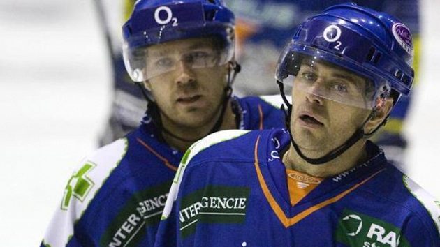 Hokejisté Kladna Jaroslav Kalla (vlevo) a Radek Bělohlav Hokejisté Kladna Jaroslav Kalla (vlevo) a Radek Bělohlav