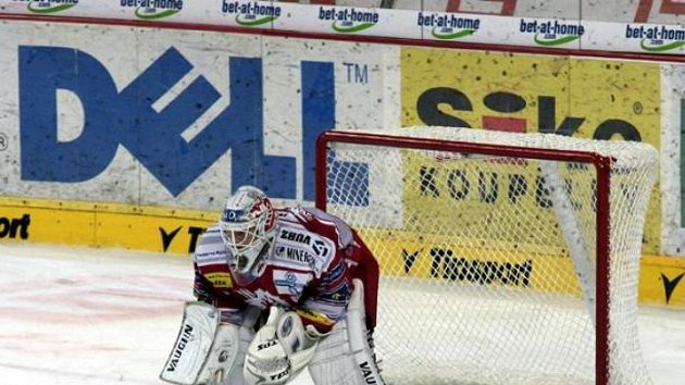 Brankář Třince Tomáš Duba během utkání na Spartě Brankář Třince Tomáš Duba během utkání na Spartě