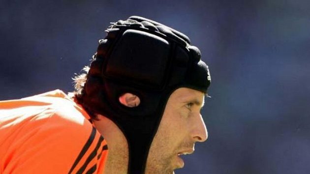 Brankář fotbalové Chelsea Petr Čech během finále FA Cupu proti Evertonu Brankář fotbalové Chelsea Petr Čech během finále FA Cupu proti Evertonu