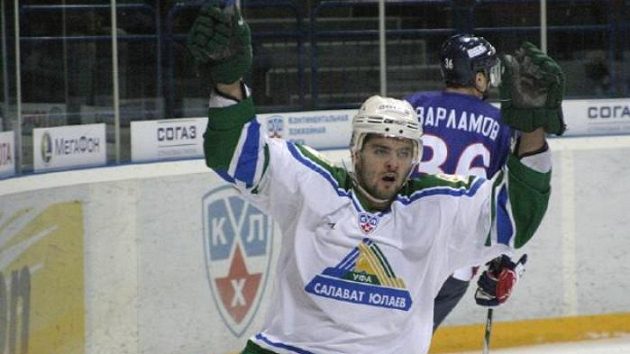 Hokejový útočník Ufy Alexander Radulov Hokejový útočník Ufy Alexander Radulov