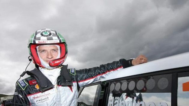 Juho Hänninen s vozem Škoda Fabia S2000. Juho Hänninen s vozem Škoda Fabia S2000.