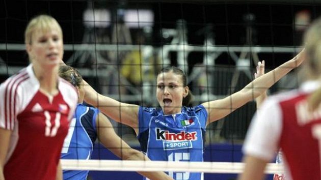Italka Antonella Del Core oslavuje jeden z bodů proti českým volejbalistkám. Italka Antonella Del Core oslavuje jeden z bodů proti českým volejbalistkám.