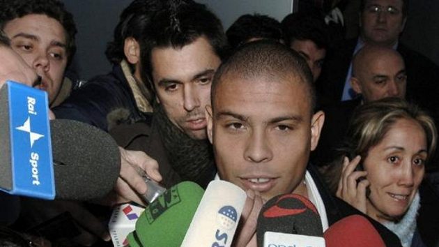 Brazilec Ronaldo po přestupu do AC Milán Brazilec Ronaldo po přestupu do AC Milán
