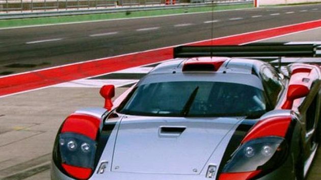 Testovaný vůz Saleen S7R. Testovaný vůz Saleen S7R.