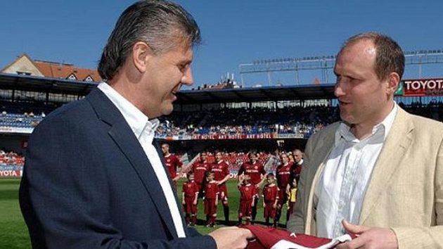 Václav Němeček má se švýcarským fotbalem bohaté zkušenosti. Václav Němeček má se švýcarským fotbalem bohaté zkušenosti.