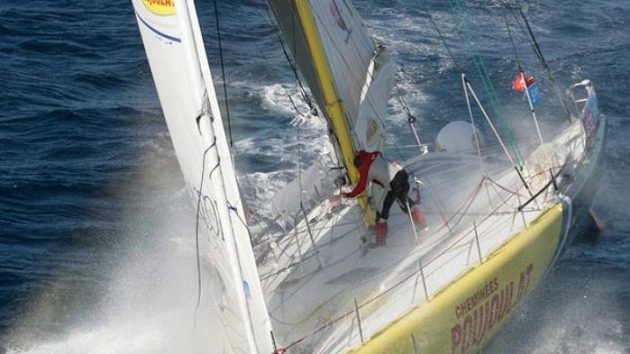 Třicet tisíc námořních mil, víc než tři tisíce hodiny samoty. To je závod Velux 5 Oceans. Třicet tisíc námořních mil, víc než tři tisíce hodiny samoty. To je závod Velux 5 Oceans.