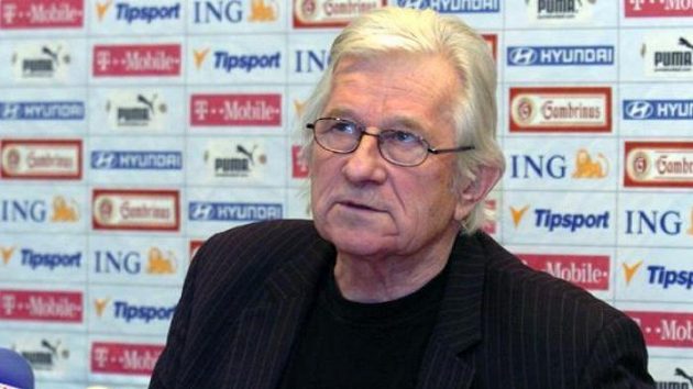 Trenér fotbalové reprezentace Karel Brückner Trenér fotbalové reprezentace Karel Brückner