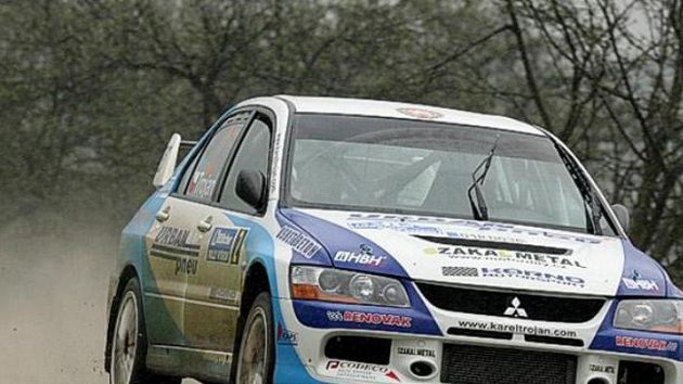 Karel Trojan za volantem Mitsubishi Lancer EVO IX při Rally Vyškov. Karel Trojan za volantem Mitsubishi Lancer EVO IX při Rally Vyškov.