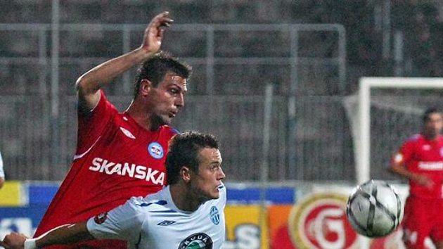 René Wagner (vlevo) z 1. FC Brno v souboji s Milanem Kopicem z FK Mladá Boleslav René Wagner (vlevo) z 1. FC Brno v souboji s Milanem Kopicem z FK Mladá Boleslav