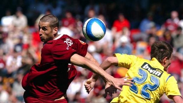 Libor Došek ze Sparty Praha (vlevo) a Samir Merzič z FK Teplice v utkání 22. kola první fotbalové ligy. Libor Došek ze Sparty Praha (vlevo) a Samir Merzič z FK Teplice v utkání 22. kola první fotbalové ligy.