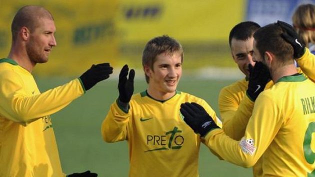 Hráči Žiliny se radují z gólu vstřeleného do sítě Olomouce ve finále Tipsport ligy Hráči Žiliny se radují z gólu vstřeleného do sítě Olomouce ve finále Tipsport ligy
