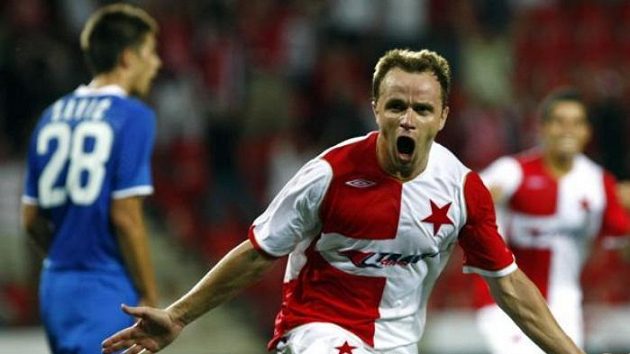 Útočník Slavie Zdeněk Šenkeřík oslavuje gól proti CZ Bělehrad Útočník Slavie Zdeněk Šenkeřík oslavuje gól proti CZ Bělehrad