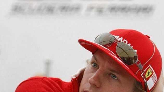 Finský pilot Kimi Räikkönen Finský pilot Kimi Räikkönen