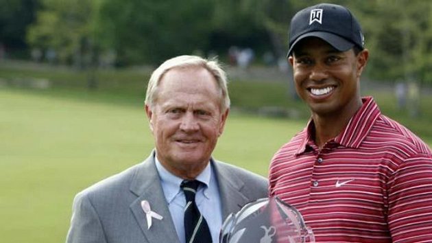 Tiger Woods (vpravo) s golfovou legendou Jackem Nicklausem Tiger Woods (vpravo) s golfovou legendou Jackem Nicklausem