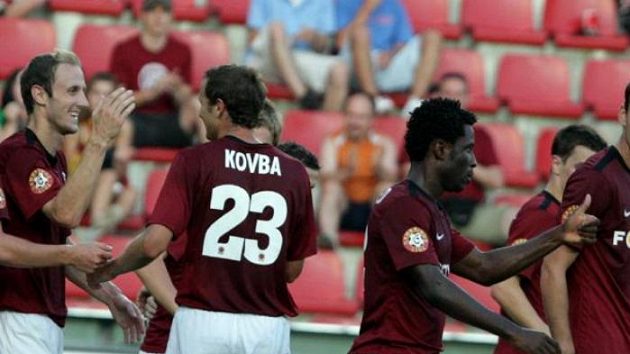 Radost fotbalistů Sparty z gólu v utkání proti Kladnu Radost fotbalistů Sparty z gólu v utkání proti Kladnu