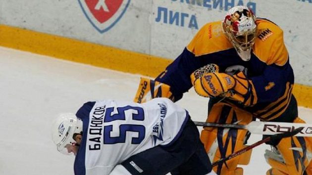 Brankář Ray Emery v dresu Mytišči. Archivní foto. Brankář Ray Emery v dresu Mytišči. Archivní foto.
