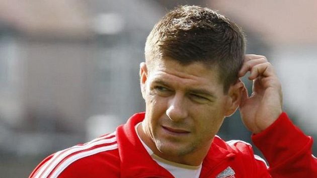 Kapitán fotbalistů Liverpoolu Steven Gerrard Kapitán fotbalistů Liverpoolu Steven Gerrard