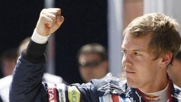 Radost jezdce formule 1 Sebastiana Vettela z vítězství kvalifikace na GP v Turecku Radost jezdce formule 1 Sebastiana Vettela z vítězství kvalifikace na GP v Turecku