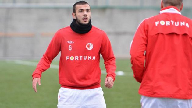 Nová posila fotbalové Slavie - levý bek Krizstián Tamás. Nová posila fotbalové Slavie - levý bek Krizstián Tamás.
