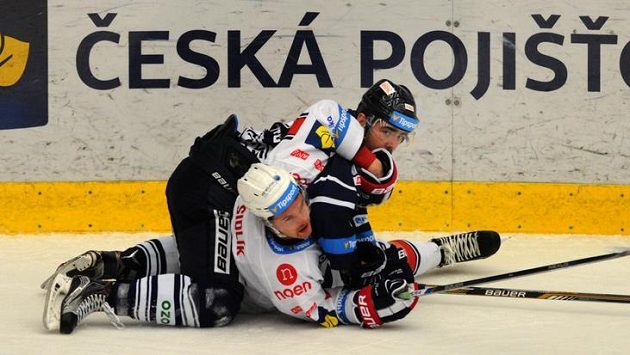 Chomutovský Petr Šidlík a Roman Szturc z Vítkovic. Chomutovský Petr Šidlík a Roman Szturc z Vítkovic.