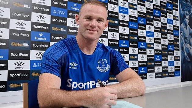 Wayne Rooney podepisuje kontrakt s anglickým Evertonem. Wayne Rooney podepisuje kontrakt s anglickým Evertonem.