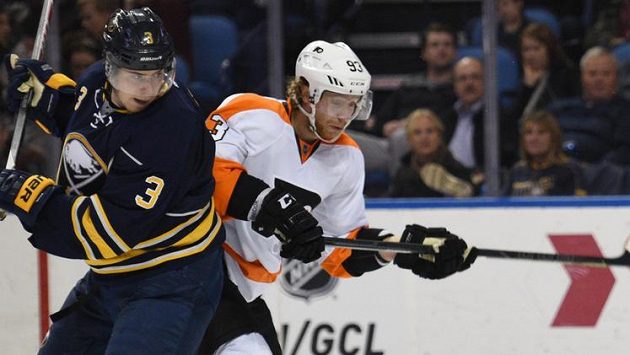 Jakub Voráček z Philadelphie (vpravo) se stále nedaří v probíhající sezóně skórovat. Jakub Voráček z Philadelphie (vpravo) se stále nedaří v probíhající sezóně skórovat.