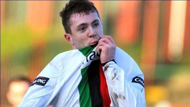 Matty Burrows, útočník severoirského Glentoranu. Matty Burrows, útočník severoirského Glentoranu.