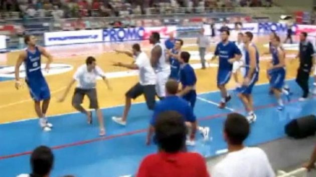 Basketbalová příprava v Aténách Basketbalová příprava v Aténách