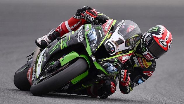 Britský jezdec Jonathan Rea upadl ve druhé jízdě závodu mistrovství světa superbiků v Brně už ve druhém okruhu a musel odstoupit. Britský jezdec Jonathan Rea upadl ve druhé jízdě závodu mistrovství světa superbiků v Brně už ve druhém okruhu a musel odstoupit.