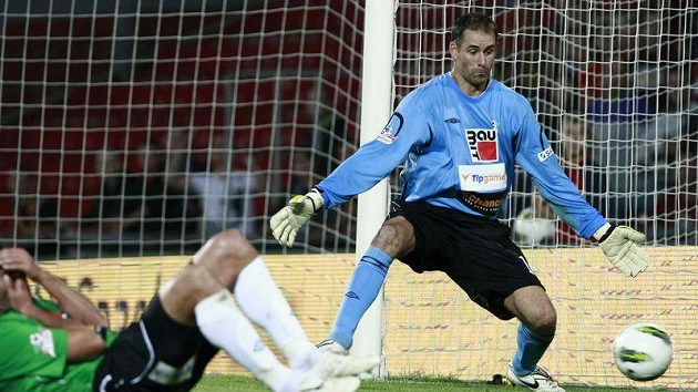 Jablonecký gólman Michal Špit se stou nulu čeká dál. Jablonecký gólman Michal Špit se stou nulu čeká dál.