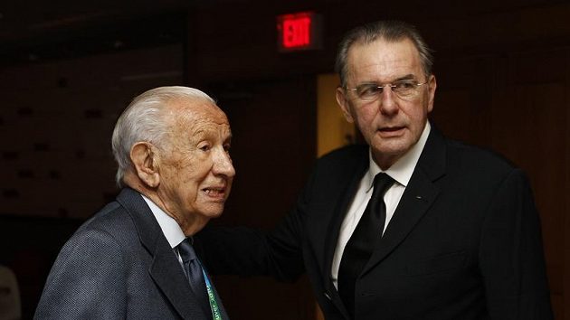 Bývalý prezident Mezinárodního olympijského výboru Juan Antonio Samaranch (vlevo) a současný Jacques Rogge Bývalý prezident Mezinárodního olympijského výboru Juan Antonio Samaranch (vlevo) a současný Jacques Rogge