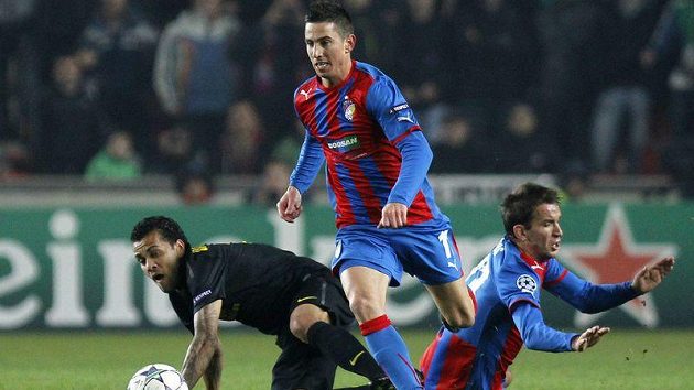 Velké sólo Milana Petržely proti Barceloně. Velké sólo Milana Petržely proti Barceloně.