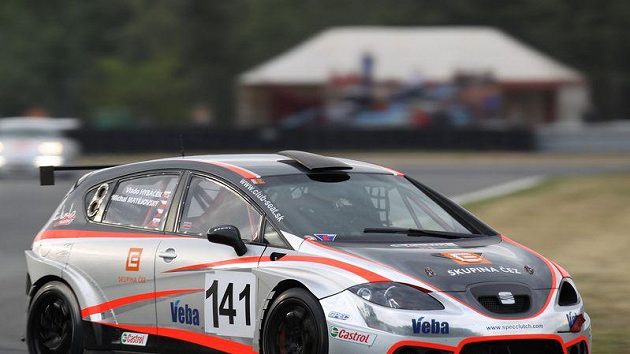 Michal Matějovský s vozem Seat Leon Michal Matějovský s vozem Seat Leon