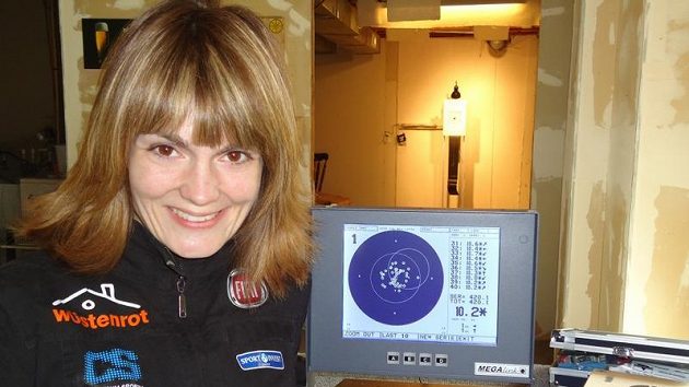 Kateřina Emmons s rekordním terčem. Kateřina Emmons s rekordním terčem.