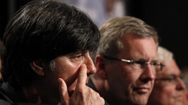 Trenér Joachim Löw (vlevo) Trenér Joachim Löw (vlevo)