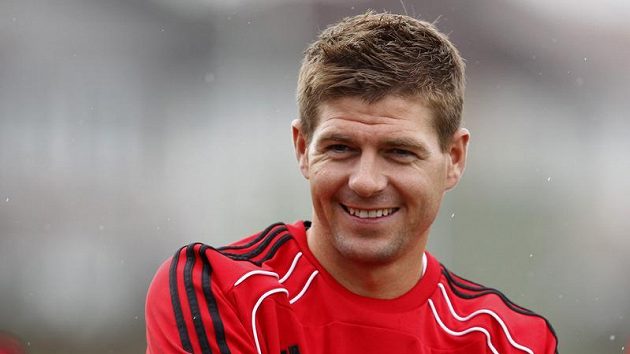 Záložník Liverpoolu Steven Gerrard. Záložník Liverpoolu Steven Gerrard.
