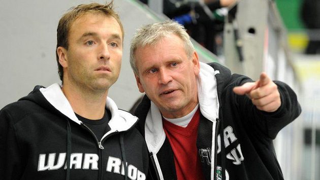 Milan Hnilička (vlevo) a Vladimír Hiadlovský, kteří momentálně připravují mužstvo Mladé Boleslavi. Milan Hnilička (vlevo) a Vladimír Hiadlovský, kteří momentálně připravují mužstvo Mladé Boleslavi.