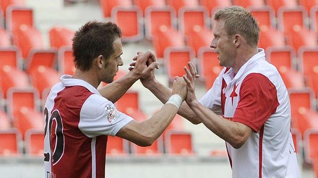 Střelci gólů Slavie Lukáš Jarolím (vlevo) a Stanislav Vlček se radují z vítězství Střelci gólů Slavie Lukáš Jarolím (vlevo) a Stanislav Vlček se radují z vítězství
